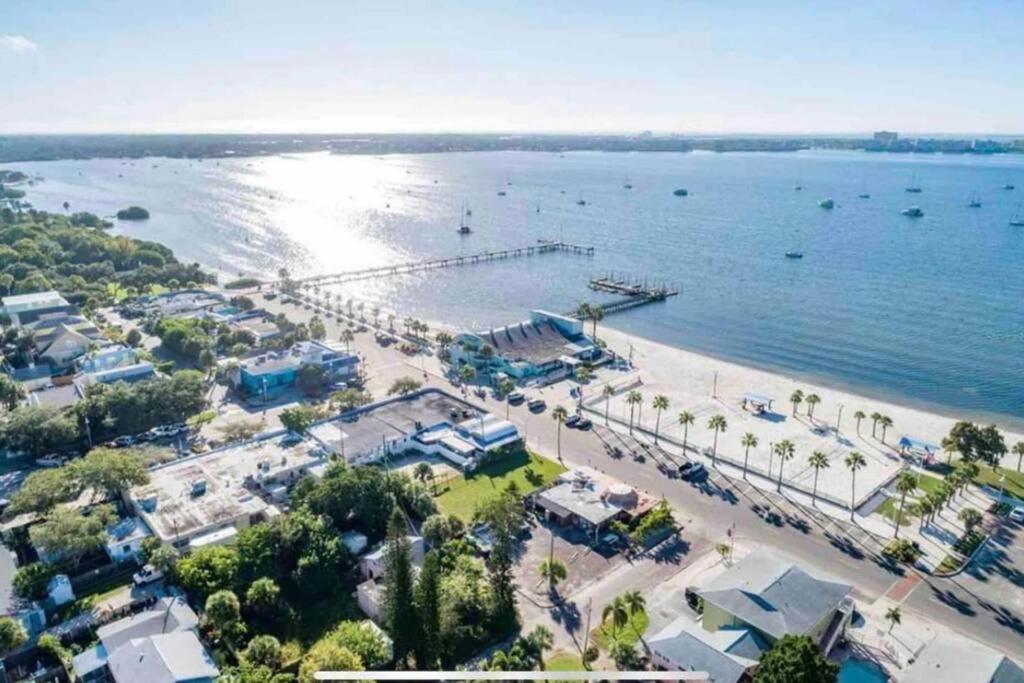 In The Center Of Gulfport, Min Away From The Beach! Saint Petersburg Eksteriør billede